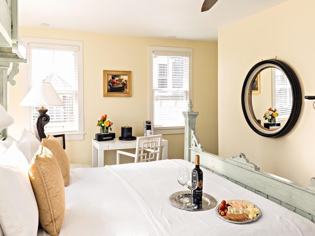 Brass Key Guesthouse Adults Only بروفينس الغرفة الصورة